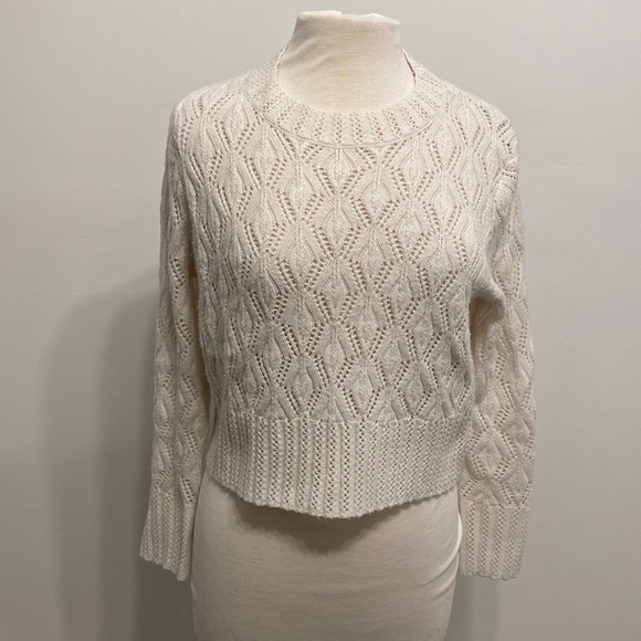 Soft, knitted, cropped Sweater Medium - Picture 1 of 3